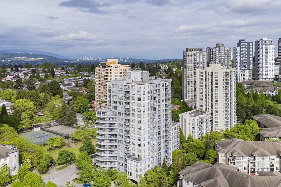 503 3520 Crowley Drive Vancouver, BC - 5