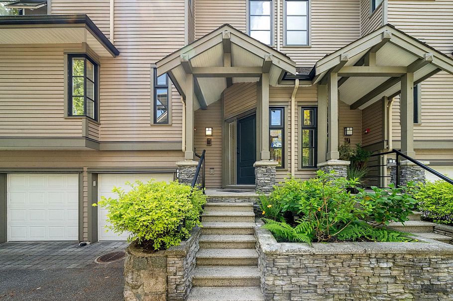 15 3150 Sunnyhurst Road North Vancouver, BC - 6