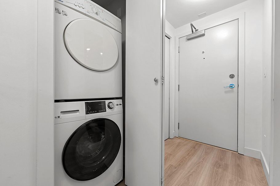 303 1133 Homer Street Vancouver, BC - 1