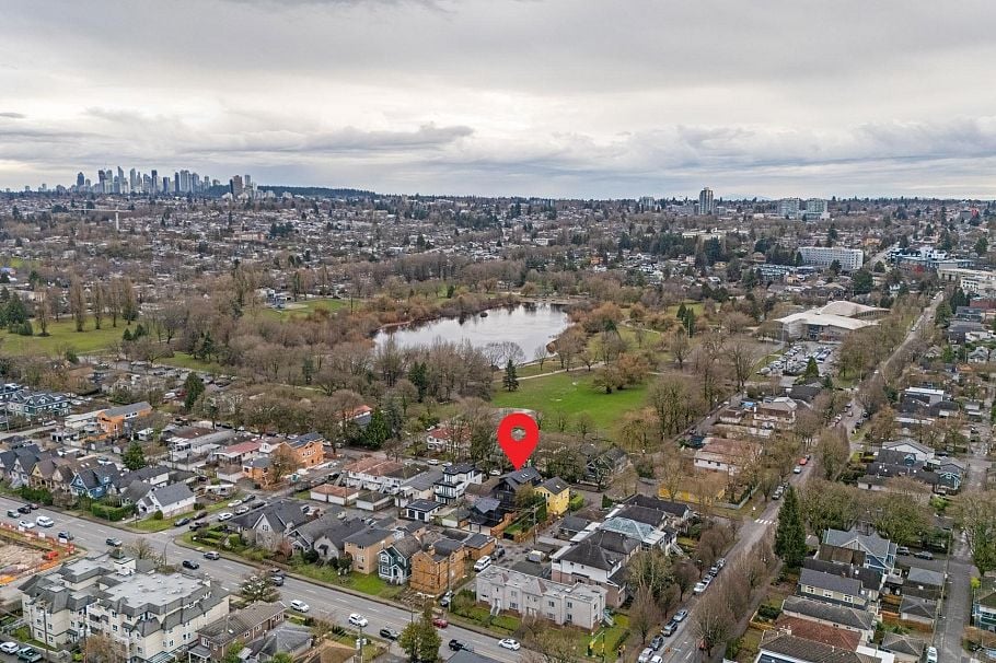 2 1945 E 13th Avenue Vancouver, BC - 16