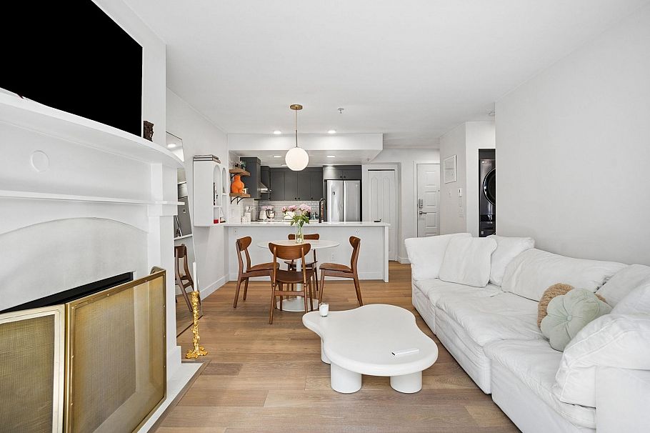 15 3036 W 4th Avenue Vancouver, BC - 6