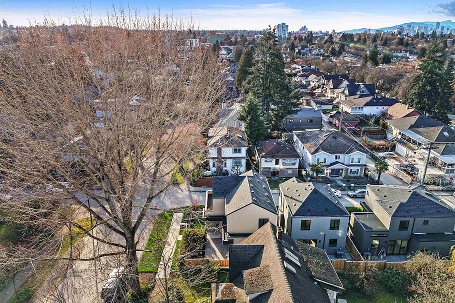 1605 E 21st Avenue Vancouver, BC - 31