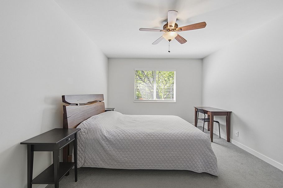 836 Roche Point Drive North Vancouver, BC - 13