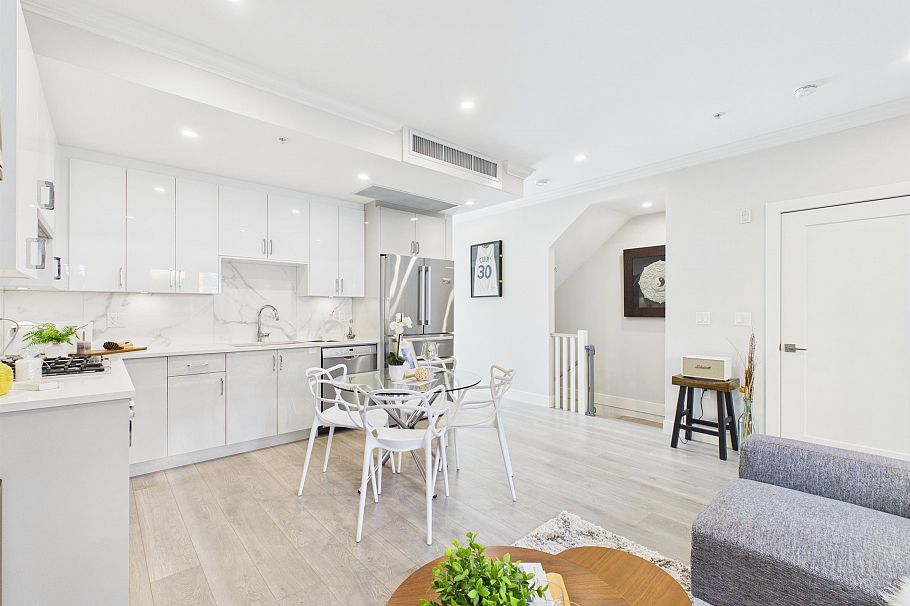 23 7565 Oak Street Vancouver, BC - 8