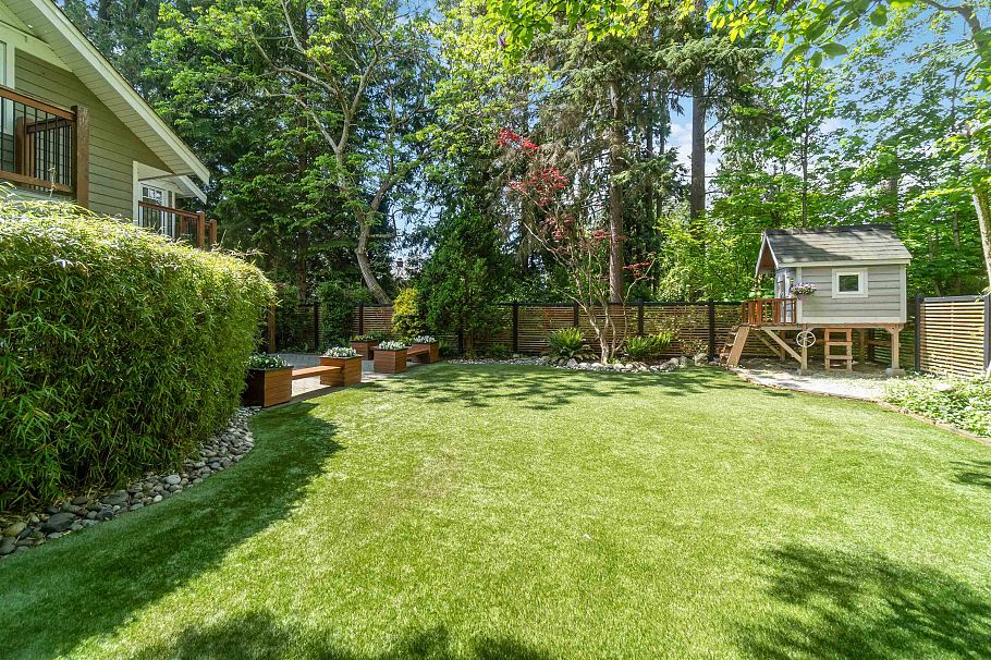 1610 Ross Road North Vancouver, BC - 34