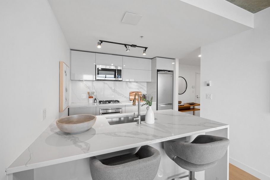 3705 128 W Cordova Street Vancouver, BC - 11