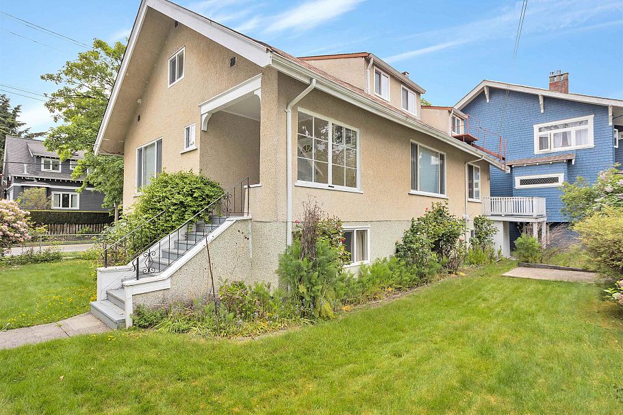 2206 Musqueamview Street Vancouver, BC - 1