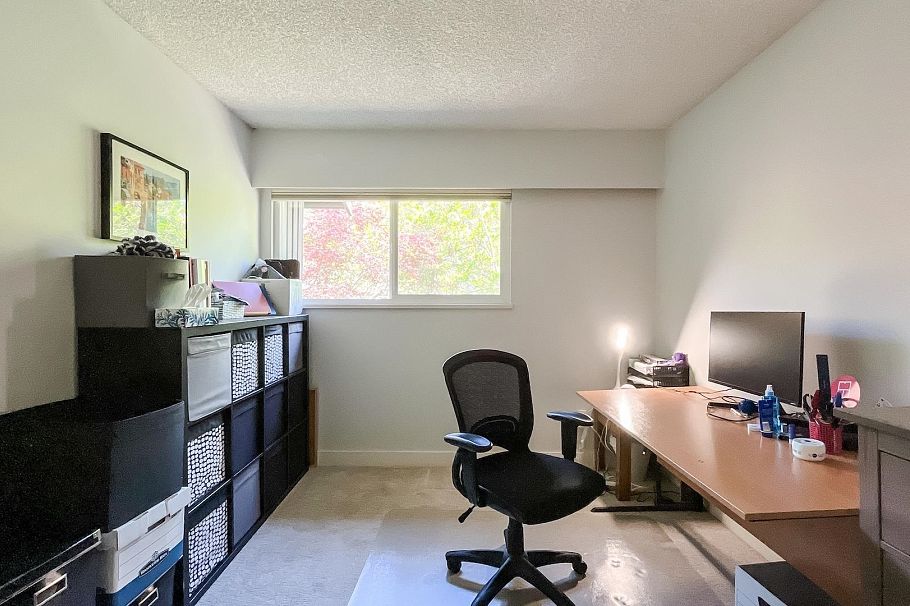 985 Old Lillooet Road North Vancouver, BC - 23