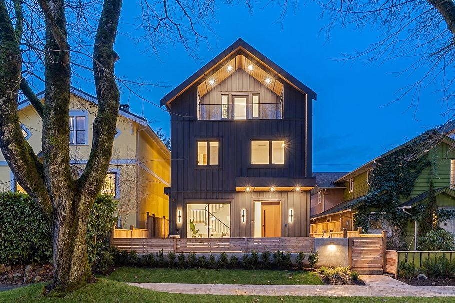 2 1945 E 13th Avenue Vancouver, BC - 1