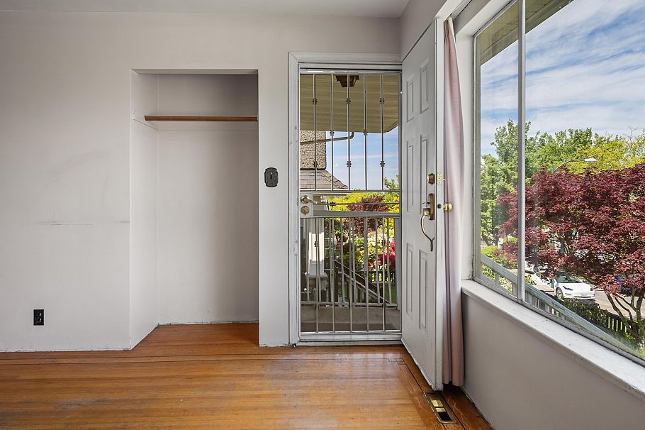 2798 E 24th Avenue Vancouver, BC - 9