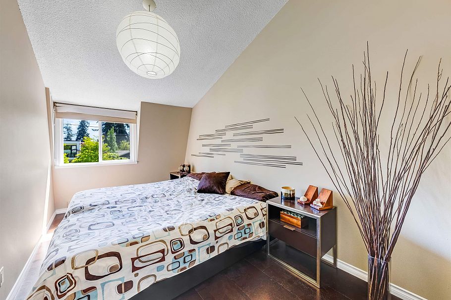1140 W 20th Street North Vancouver, BC - 16