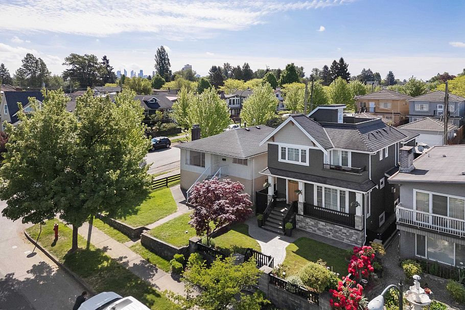 2798 E 24th Avenue Vancouver, BC - 7