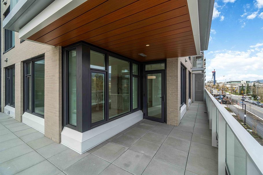 312 755 Harbourside Drive North Vancouver, BC - 11