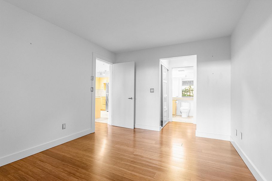 203 305 Lonsdale Avenue North Vancouver, BC - 20