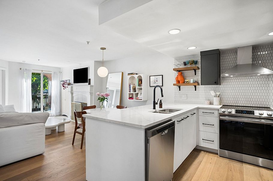 15 3036 W 4th Avenue Vancouver, BC - 11