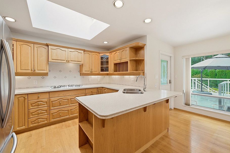 2522 Bronte Drive North Vancouver, BC - 11