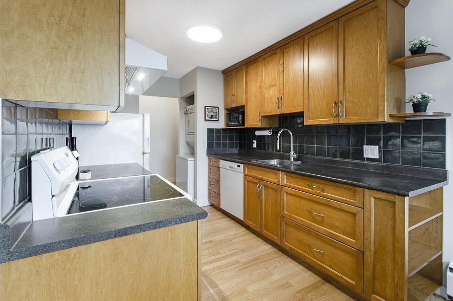 303 1610 Chesterfield Avenue North Vancouver, BC - 10