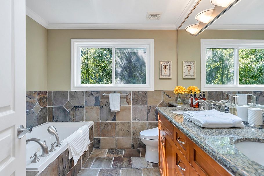 950 Seymour Boulevard North Vancouver, BC - 31