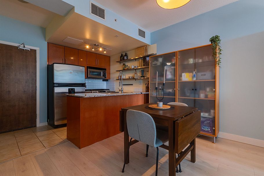 508 168 East Esplanade North Vancouver, BC - 20