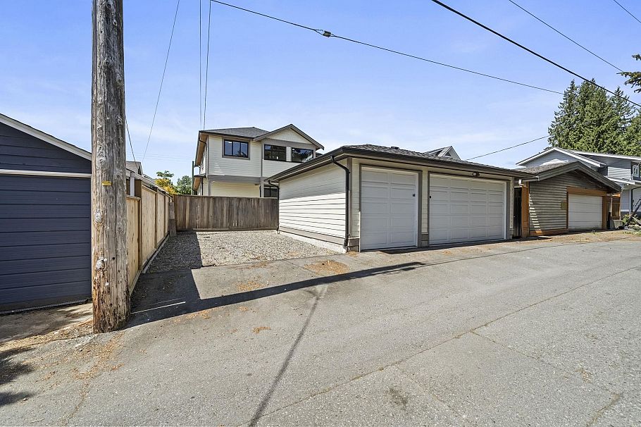 1720 Sutherland Avenue North Vancouver, BC - 31