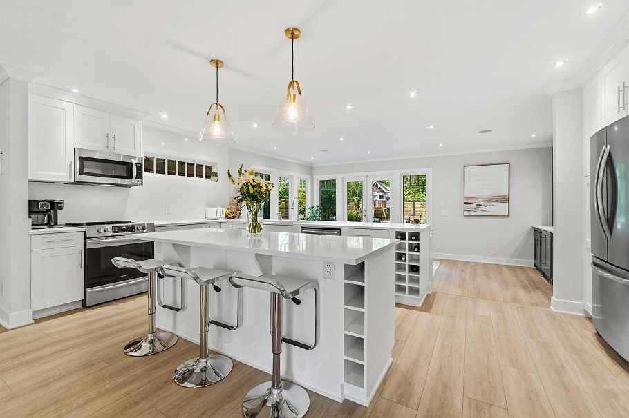 1610 Ross Road North Vancouver, BC - 9