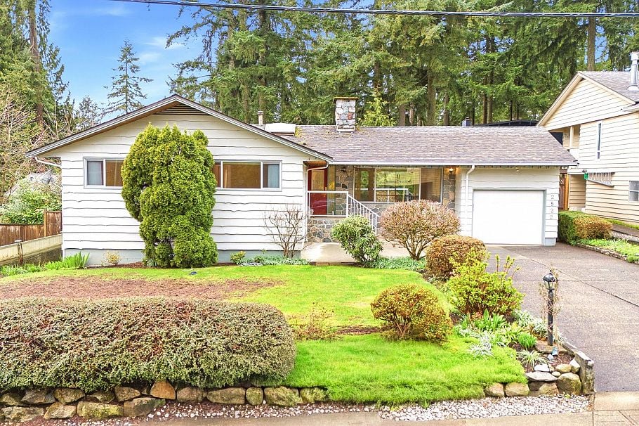 2522 Bronte Drive North Vancouver, BC - 1