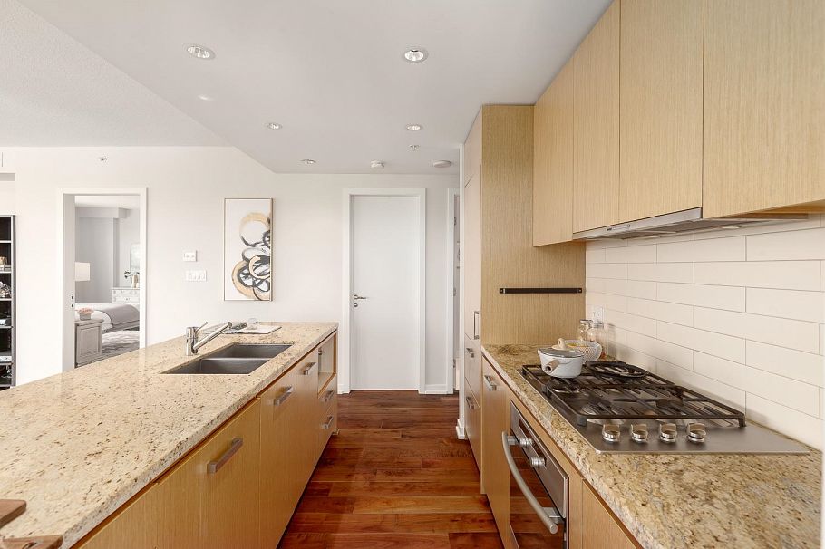 801 5955 Balsam Street Vancouver, BC - 4