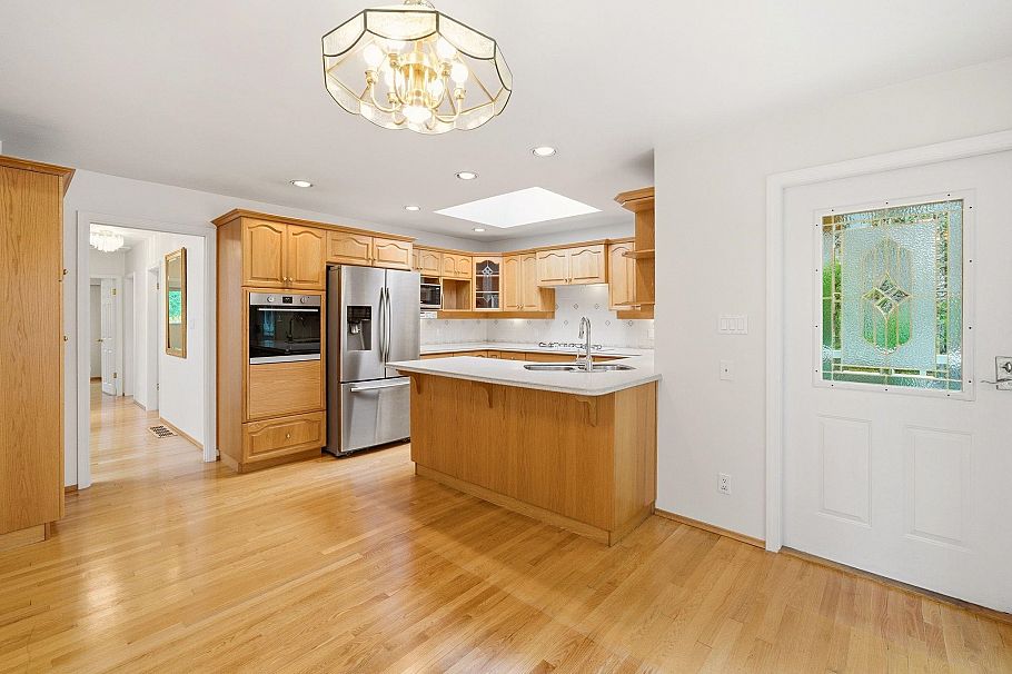 2522 Bronte Drive North Vancouver, BC - 10