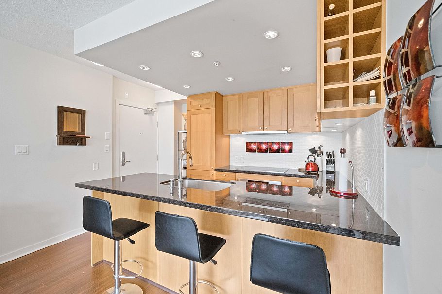 2001 821 Cambie Street Vancouver, BC - 3