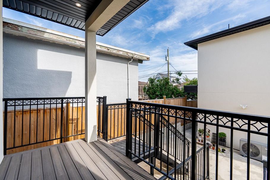 48 E 57th Avenue Vancouver, BC - 29
