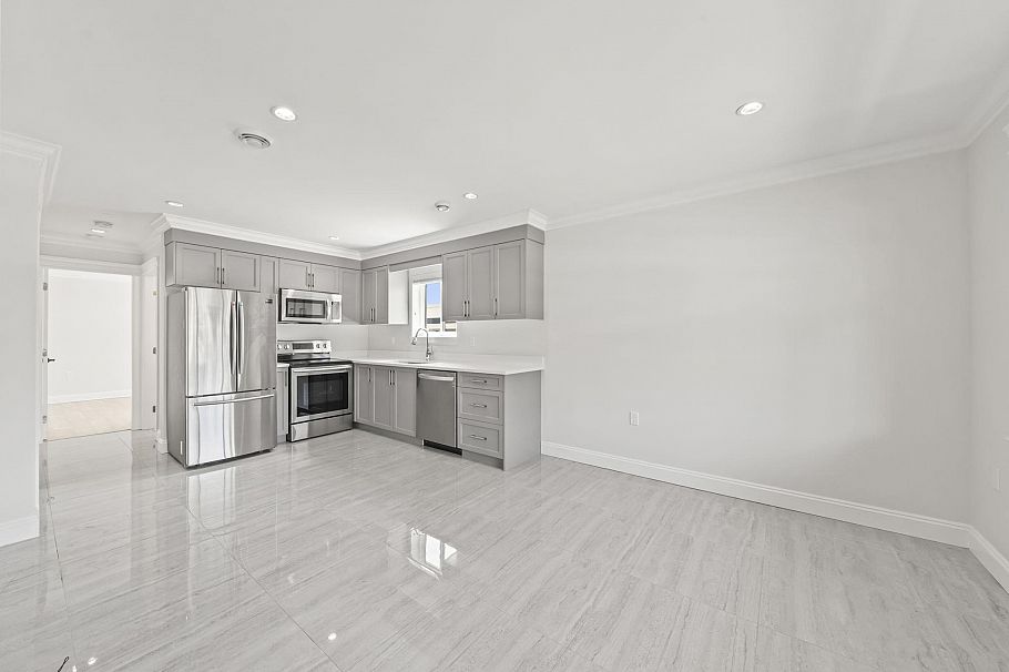 1720 Sutherland Avenue North Vancouver, BC - 23