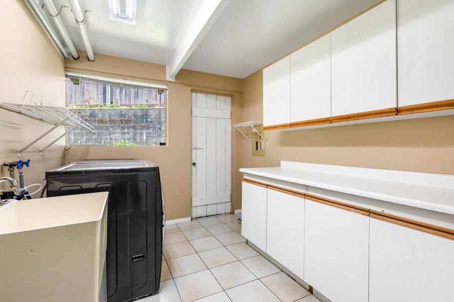 241 W Balmoral Road North Vancouver, BC - 25