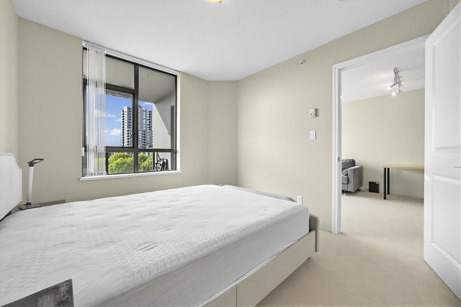 503 3520 Crowley Drive Vancouver, BC - 17