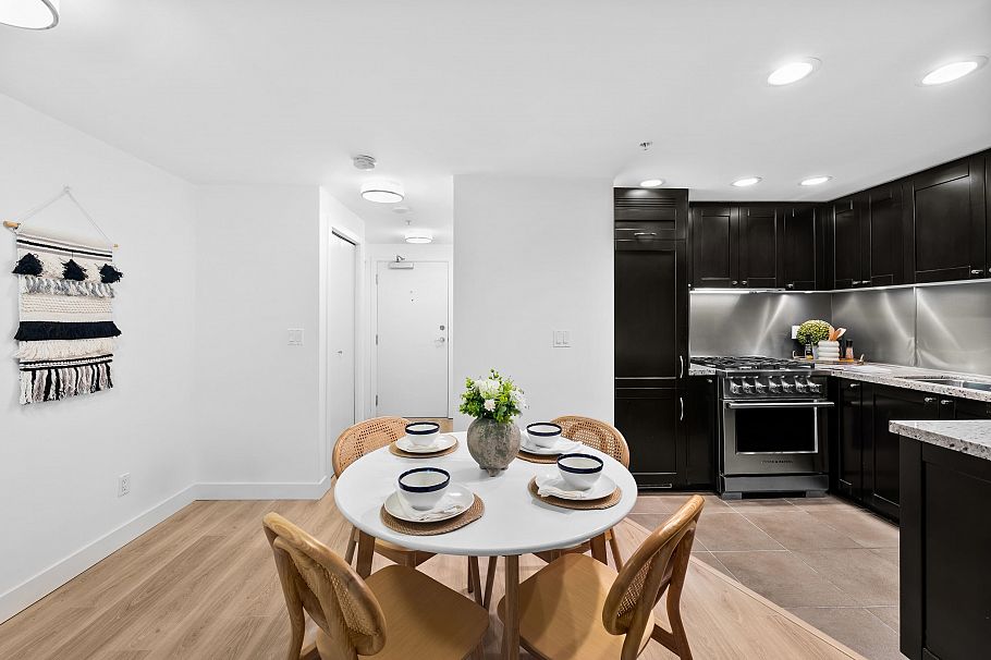 303 1133 Homer Street Vancouver, BC - 9