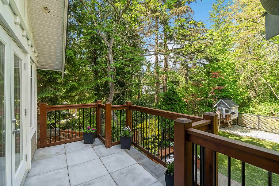 1610 Ross Road North Vancouver, BC - 21