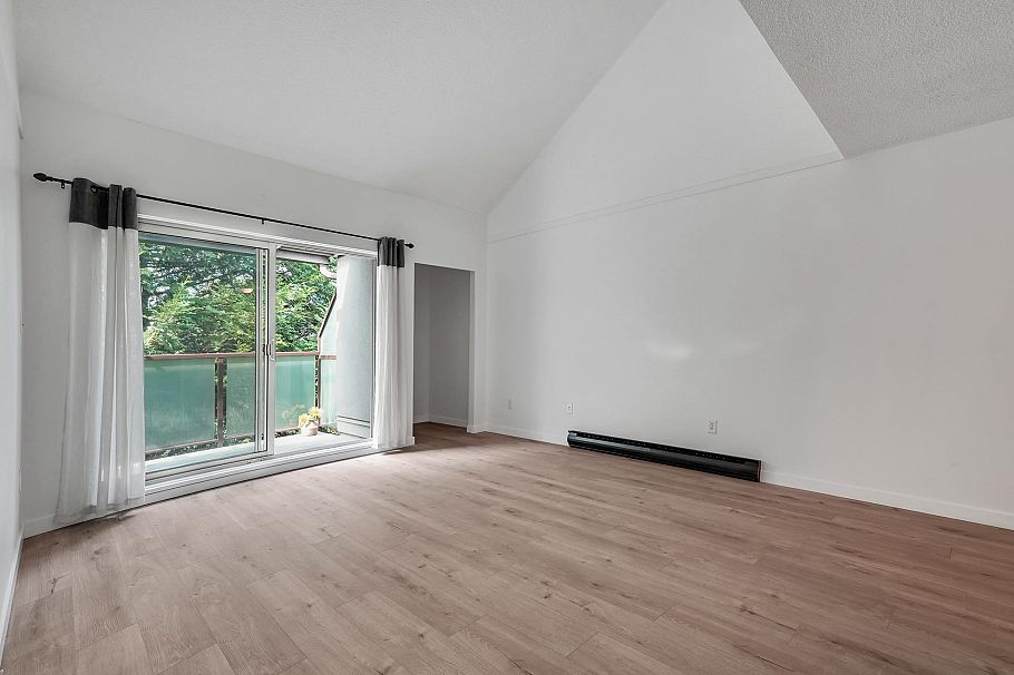 311 4363 Halifax Street Burnaby, BC - 4