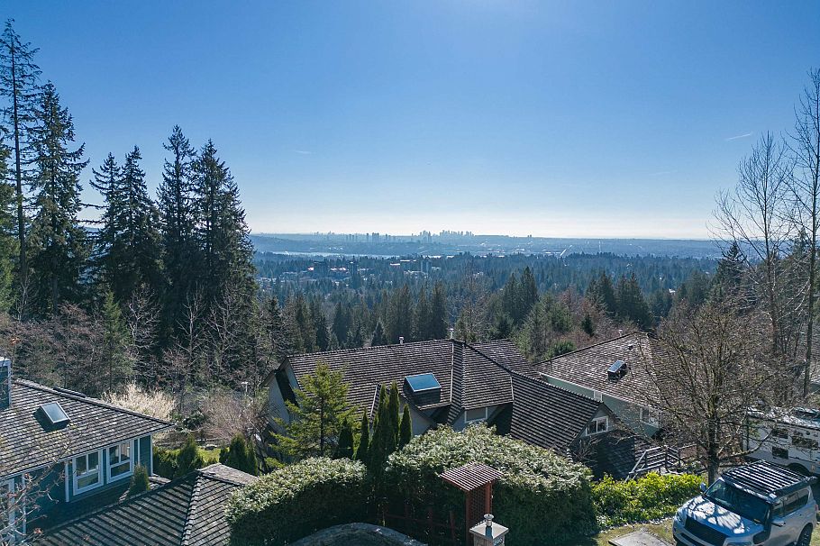 3866 Michener Way North Vancouver, BC - 33