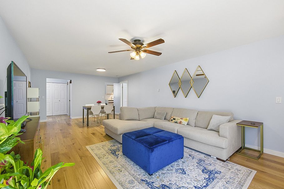 836 Roche Point Drive North Vancouver, BC - 2