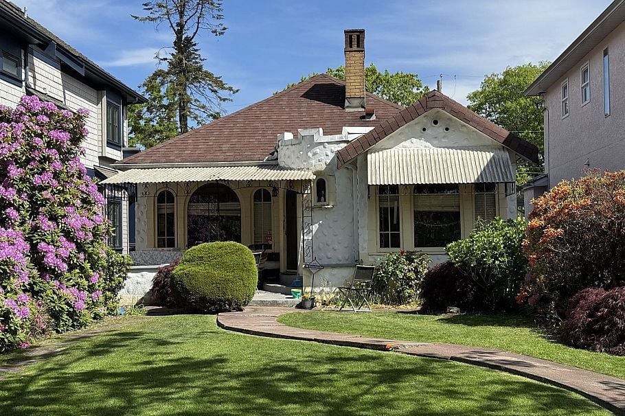 185 W 23rd Avenue Vancouver, BC - 1