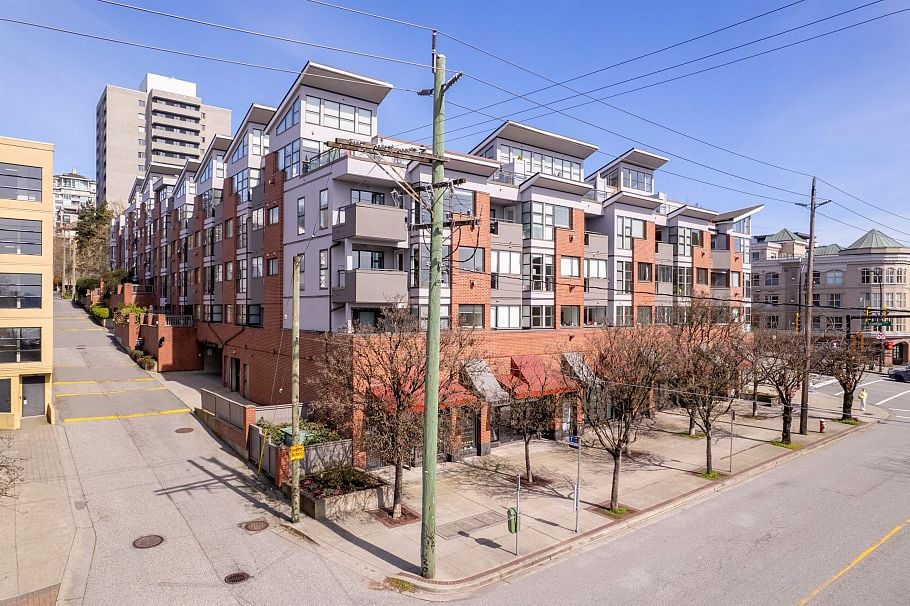 203 305 Lonsdale Avenue North Vancouver, BC - 1