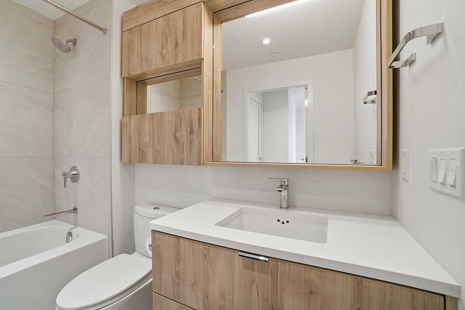 312 755 Harbourside Drive North Vancouver, BC - 10