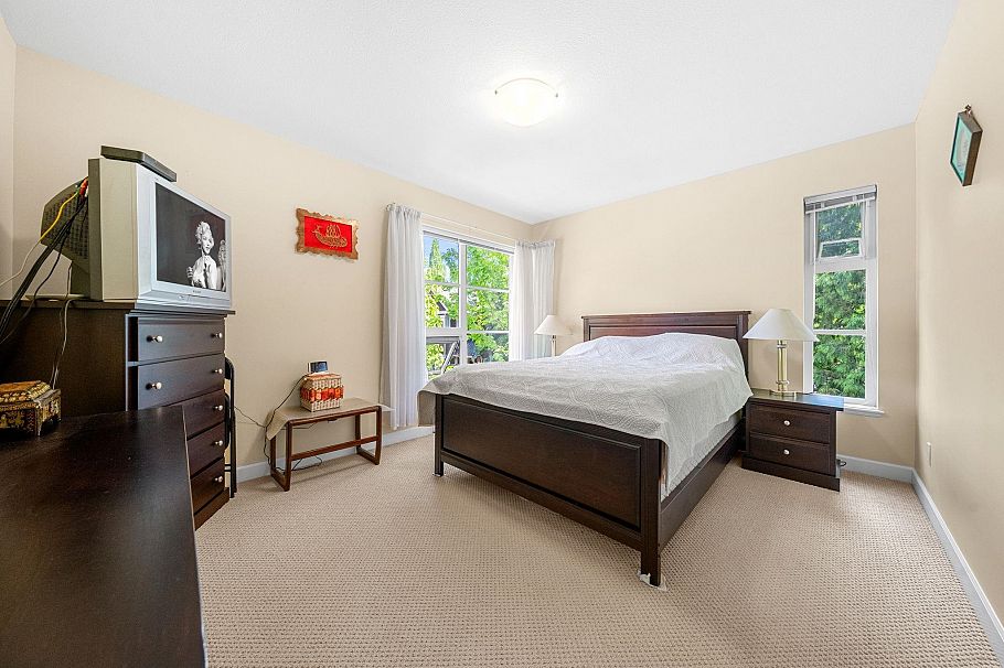 15 3150 Sunnyhurst Road North Vancouver, BC - 29