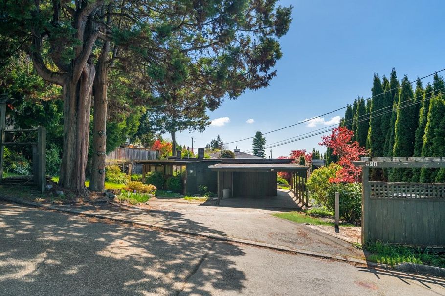 241 W Balmoral Road North Vancouver, BC - 3