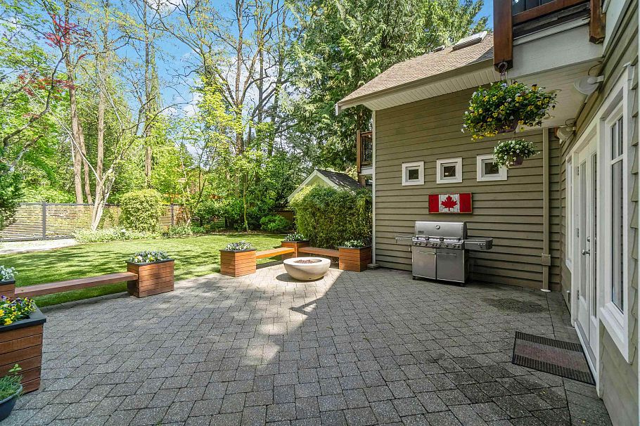 1610 Ross Road North Vancouver, BC - 37