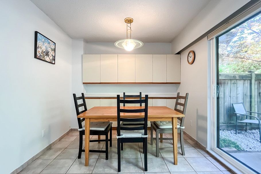 985 Old Lillooet Road North Vancouver, BC - 12