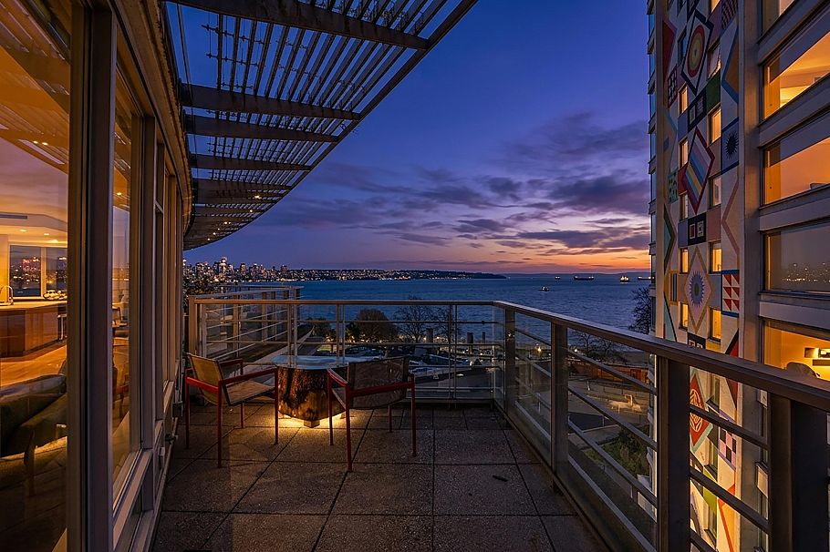 701 1762 Davie Street Vancouver, BC - 1