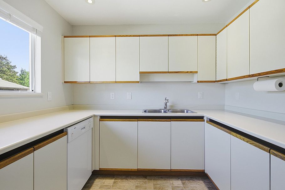 836 Roche Point Drive North Vancouver, BC - 10