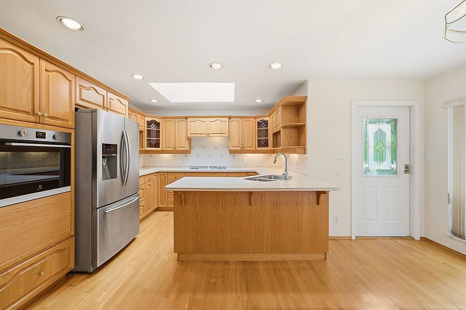 2522 Bronte Drive North Vancouver, BC - 9