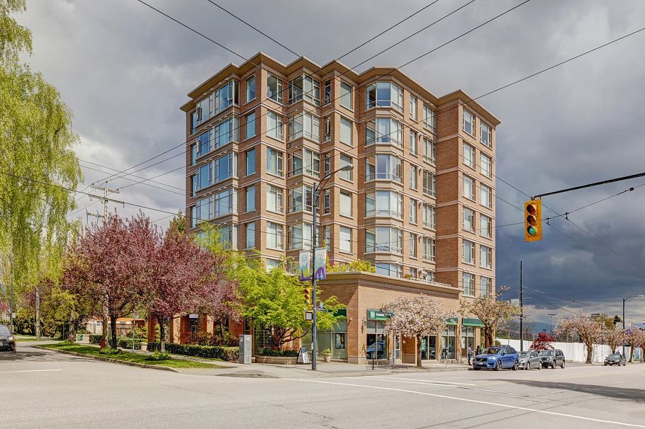 504 2580 Tolmie Street Vancouver, BC - 2