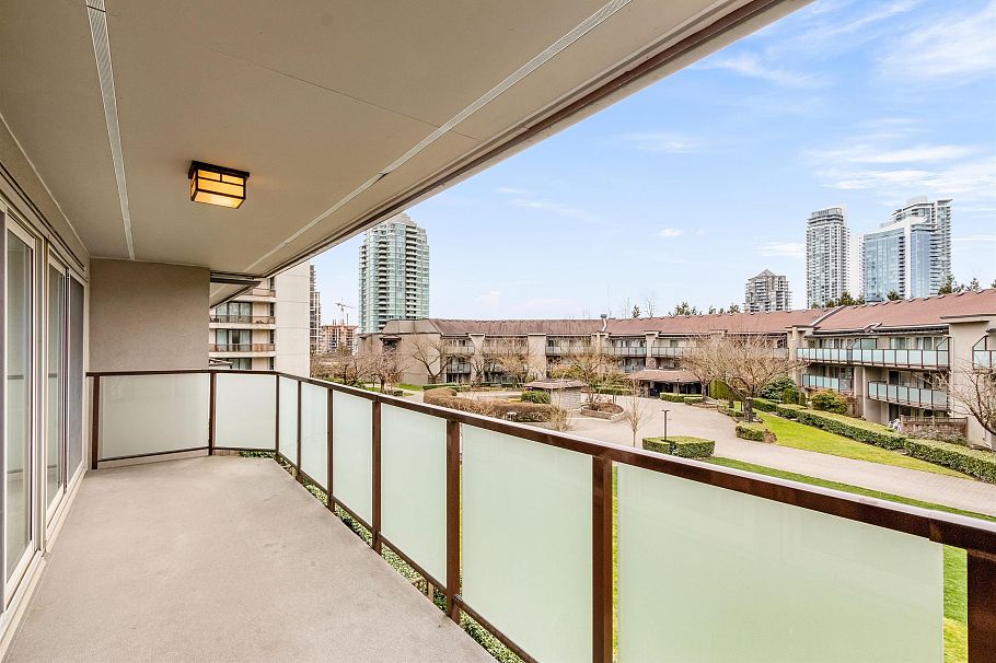 324 4373 Halifax Street Burnaby, BC - 1